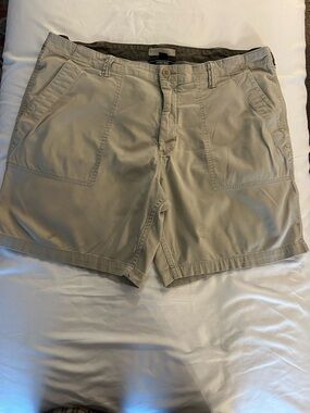 Lands' End Khaki Utility Women's Bermuda Shorts